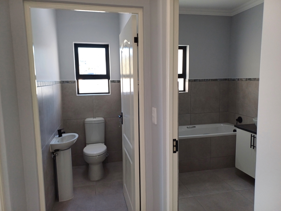 3 Bedroom Property for Sale in Sandy Point Western Cape